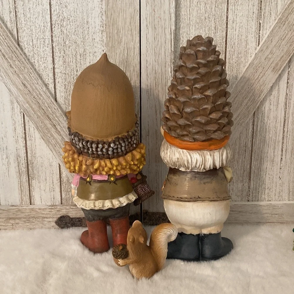 Give Thanks Garden Gnomes and Squirrel